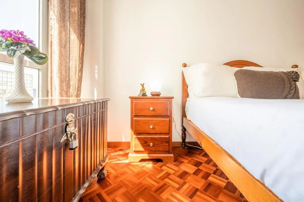 Appartamento Guestready - Spacious Stay In Marvila Lisbona Portogallo